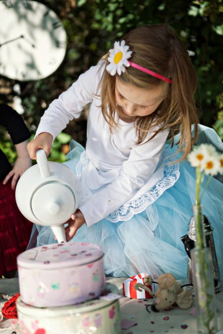 10 steps for how to organise a great tea party
