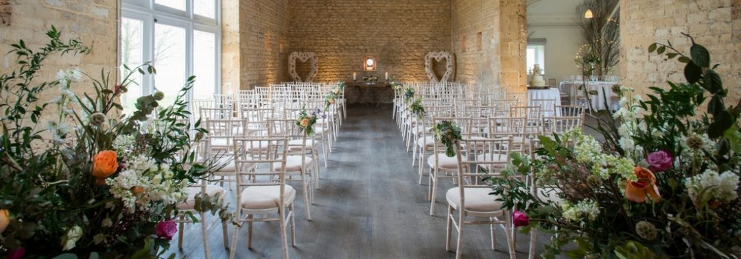 Wedding venue review: Lapstone Barn